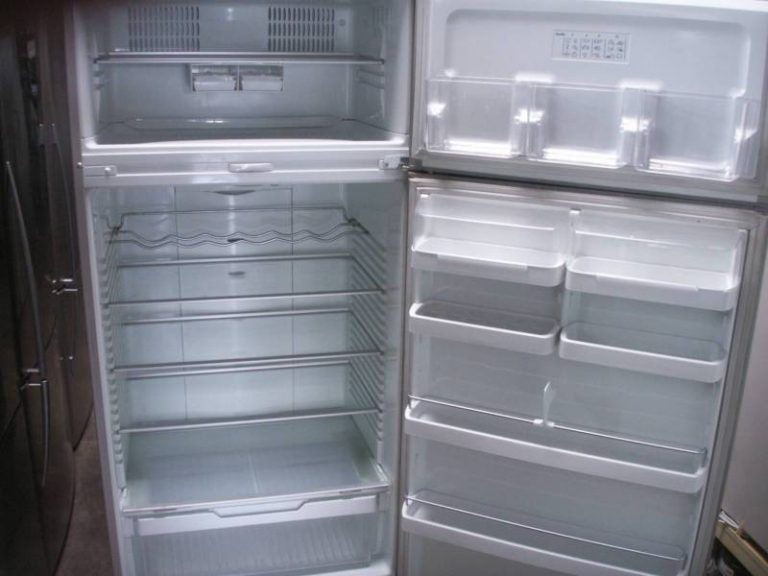 Fisher Paykel Stainless Steel 517 Litre Fridge Freezer Alabaster